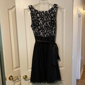 Jessica Howard black knee length dress. Sz 16